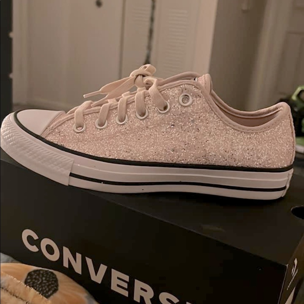 Size 7.5 never worn, never used, rose gold glitter converse. Still in box.